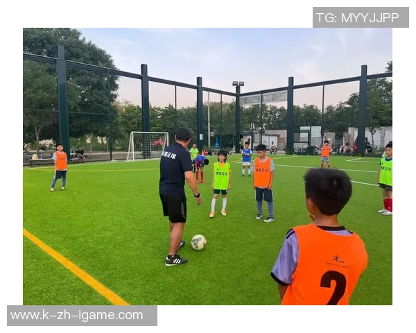 奥莱少儿足球助力孩子成长培养团队精神与运动能力的完美选择 奥莱少儿足球助力孩子成长培养团队精神与运动能力的完美选择